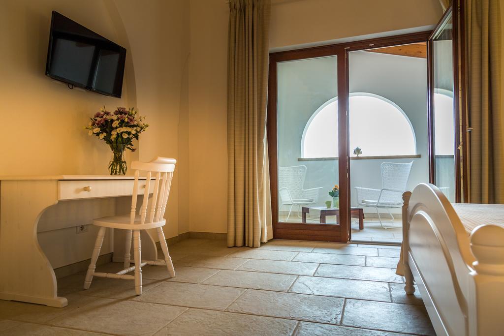 Masseria Martellotta Palagianello Room photo